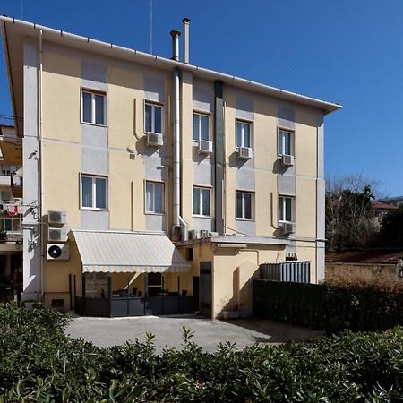 Parking Hotel Giardino Livorno Luaran gambar