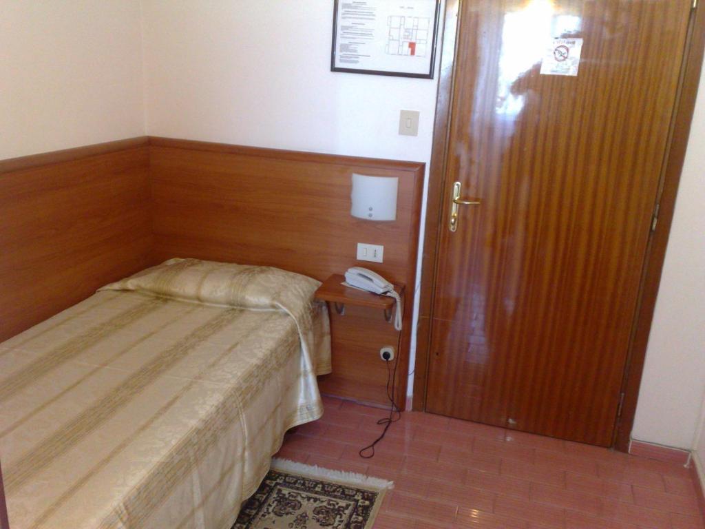 Parking Hotel Giardino Livorno Bilik gambar