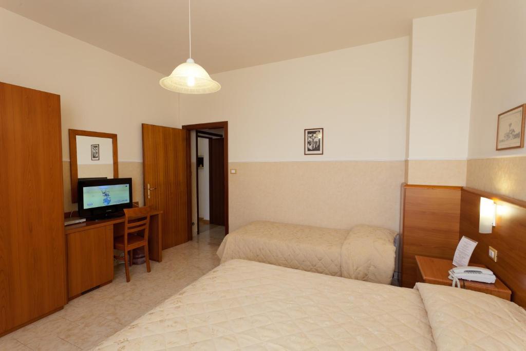 Parking Hotel Giardino Livorno Bilik gambar