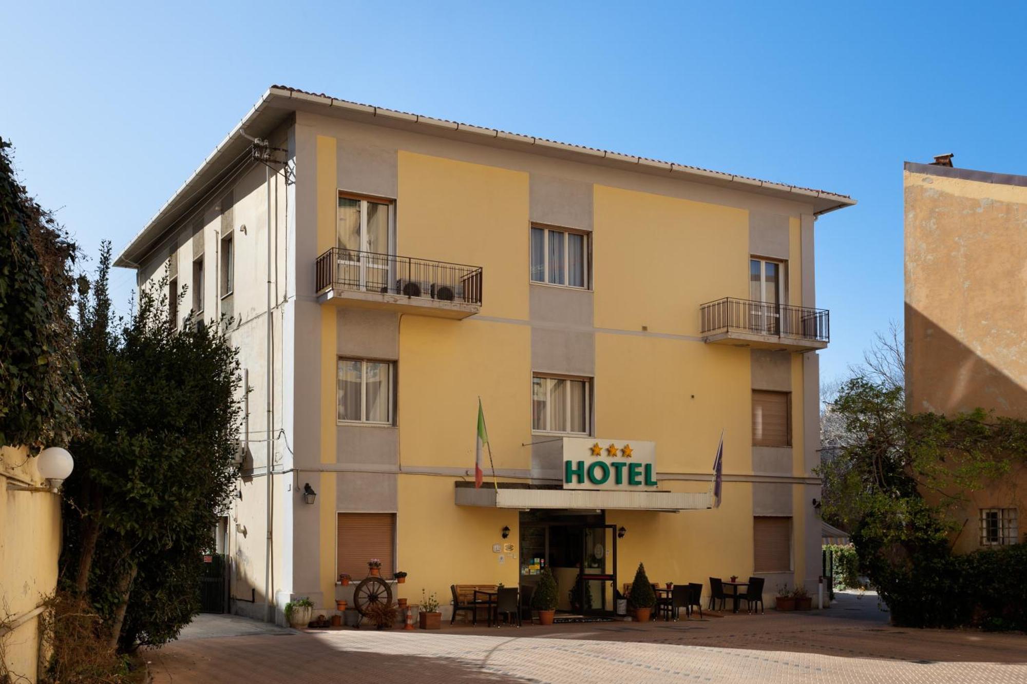 Parking Hotel Giardino Livorno Luaran gambar