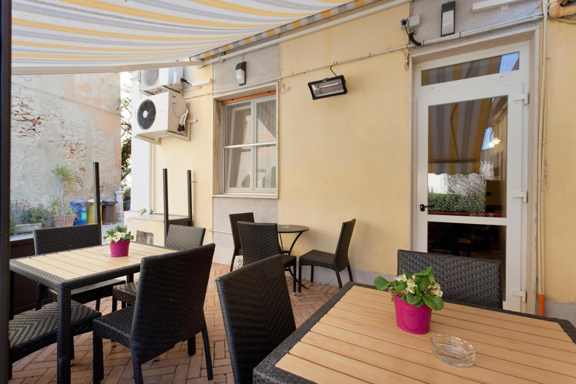 Parking Hotel Giardino Livorno Luaran gambar