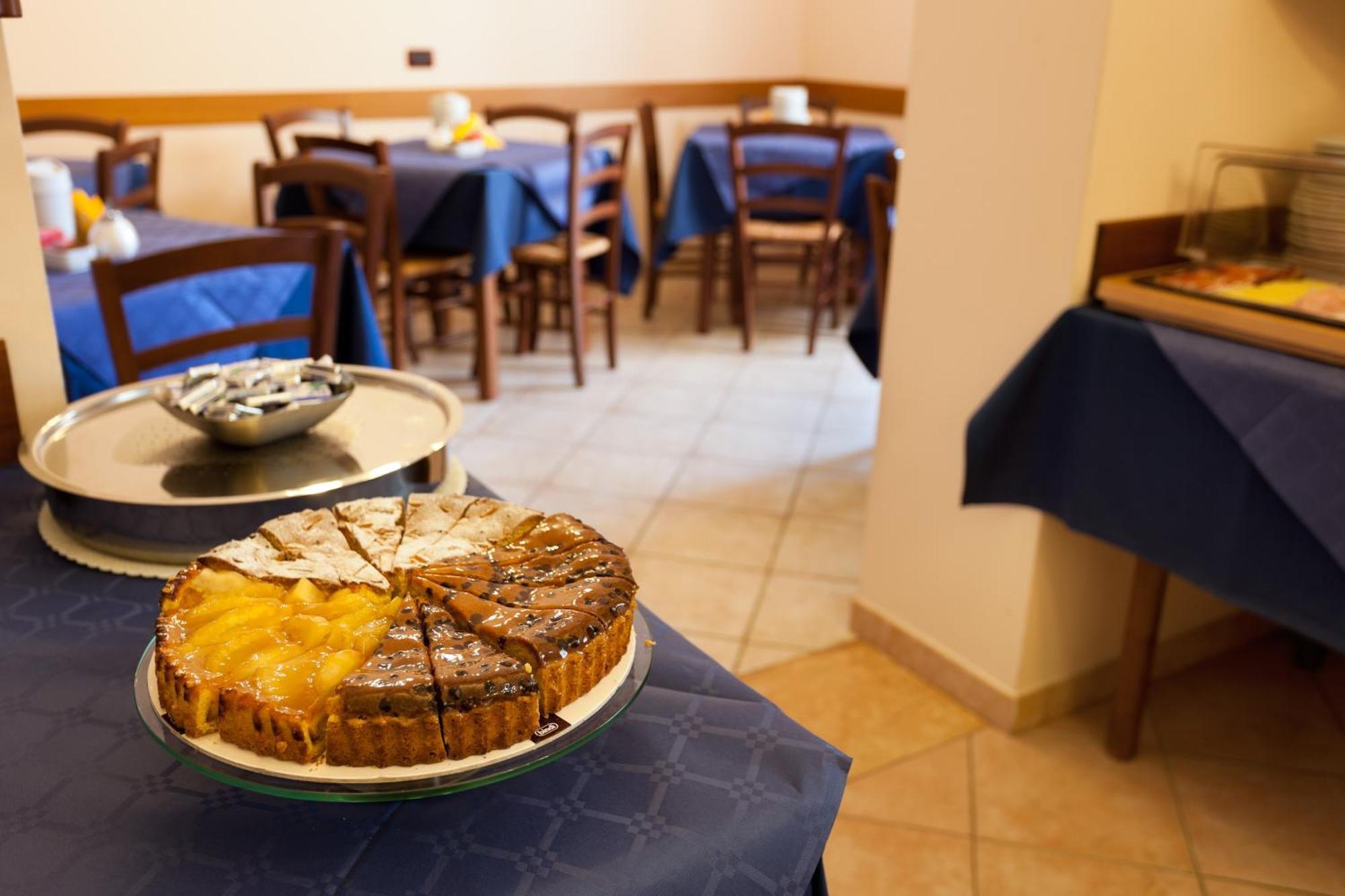 Parking Hotel Giardino Livorno Luaran gambar