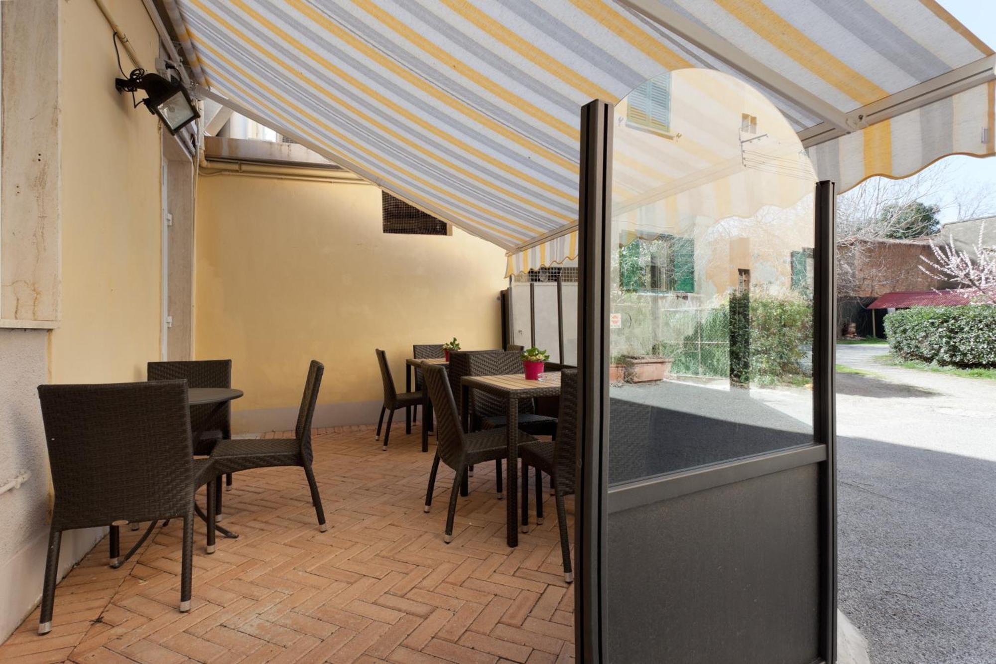 Parking Hotel Giardino Livorno Luaran gambar