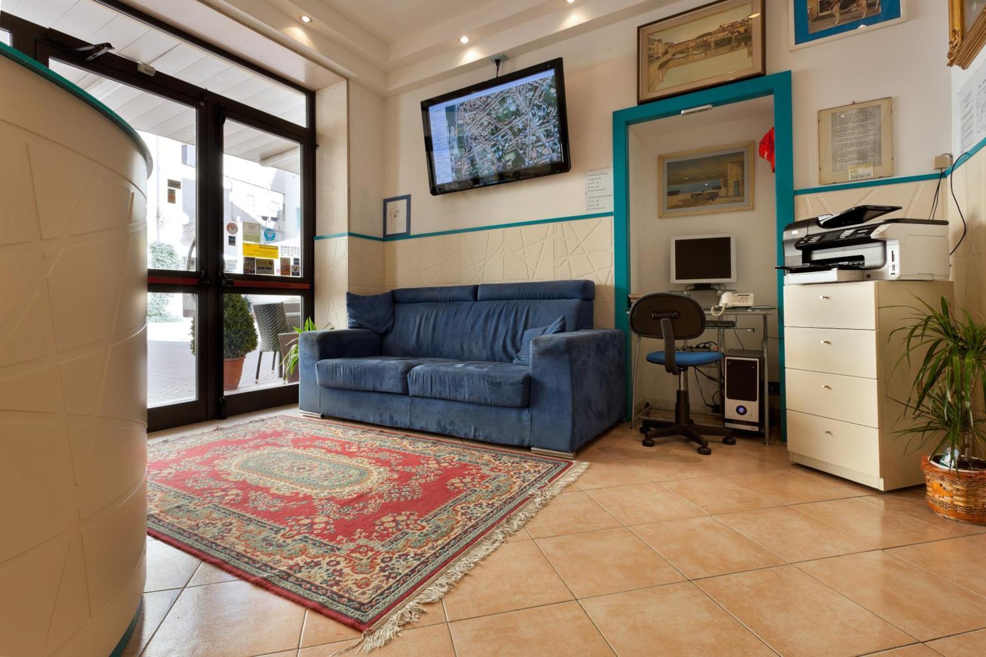 Parking Hotel Giardino Livorno Luaran gambar