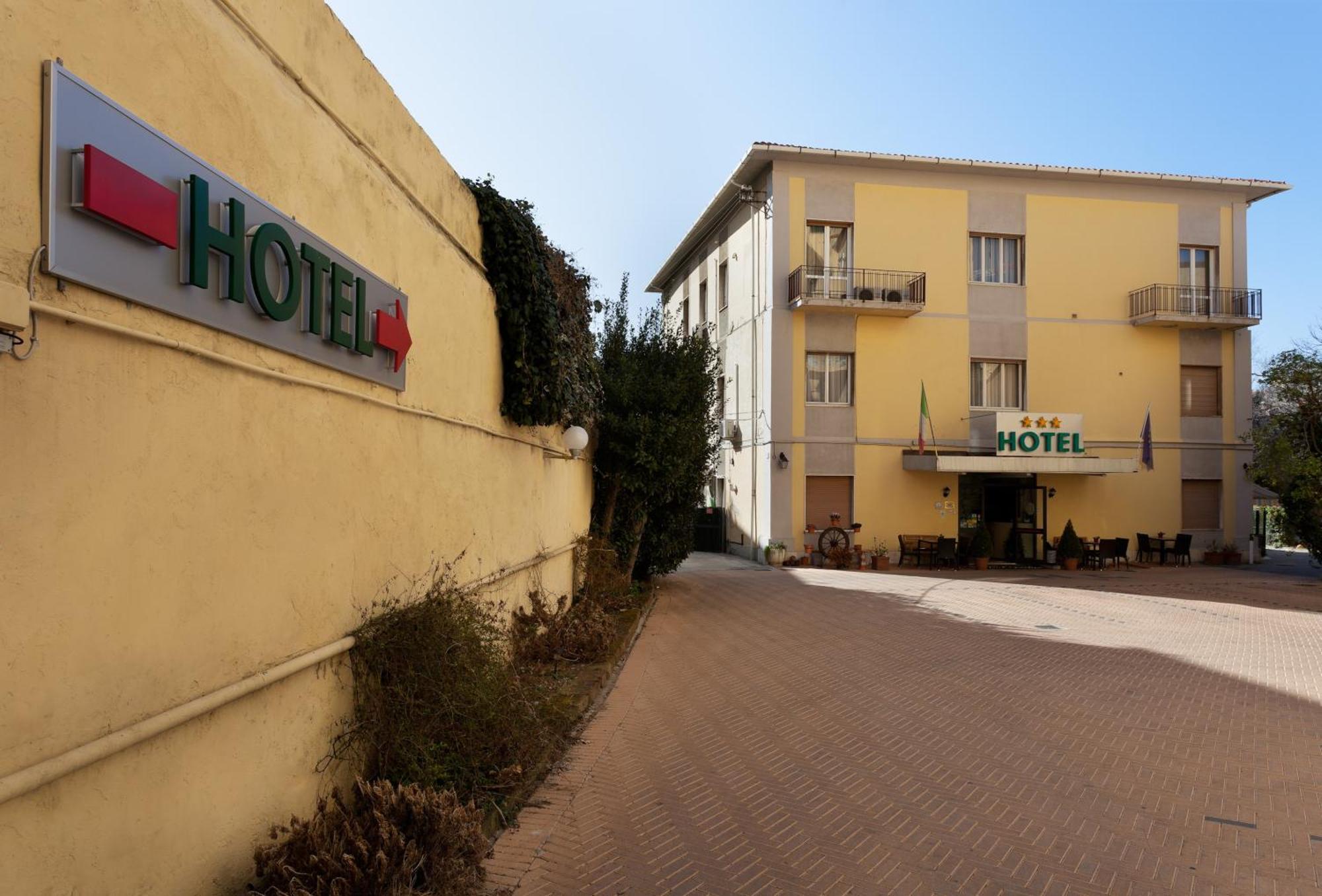 Parking Hotel Giardino Livorno Luaran gambar