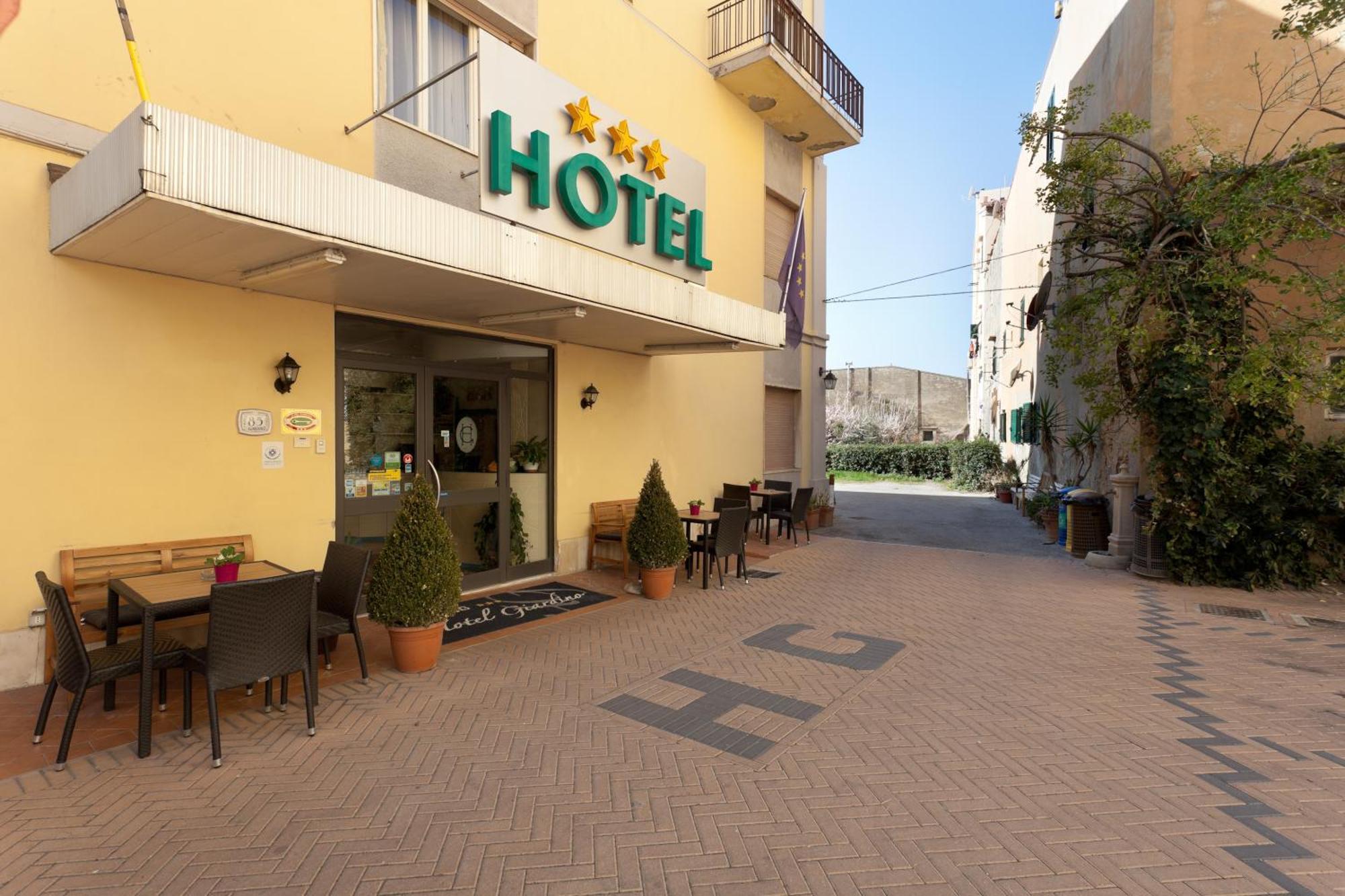 Parking Hotel Giardino Livorno Luaran gambar