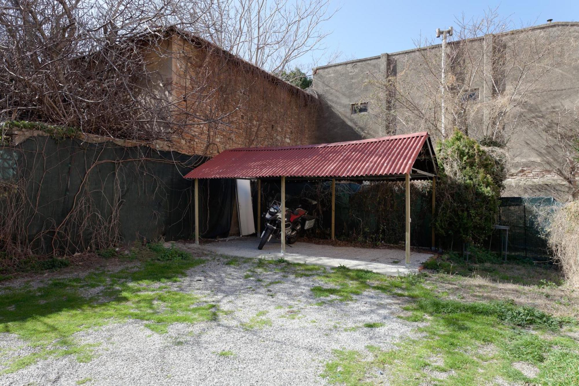 Parking Hotel Giardino Livorno Luaran gambar