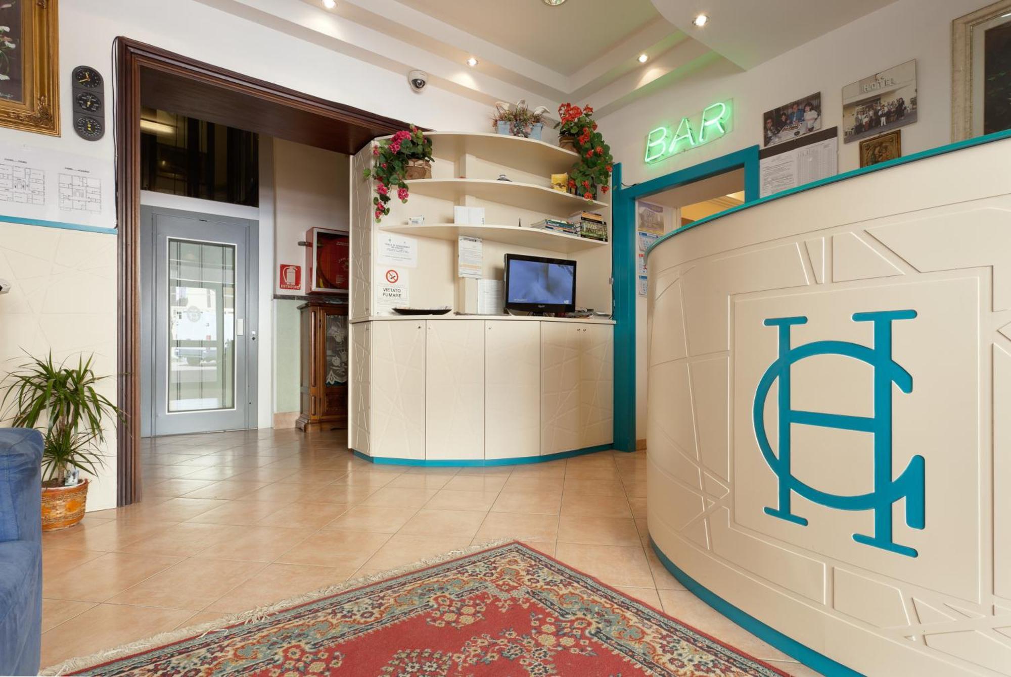 Parking Hotel Giardino Livorno Luaran gambar
